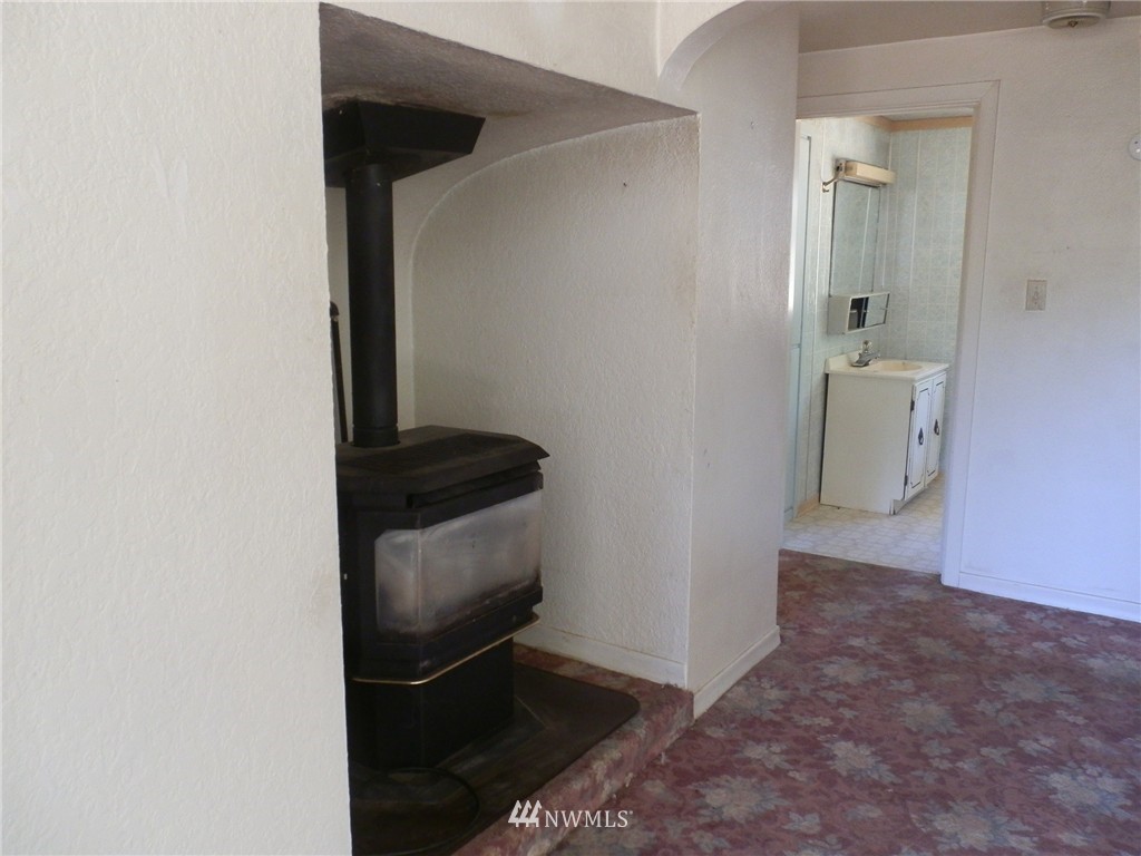265 Joe Rocky Road Raymond, WA 98577 - Photo 8 of 9 Gallery Image 8