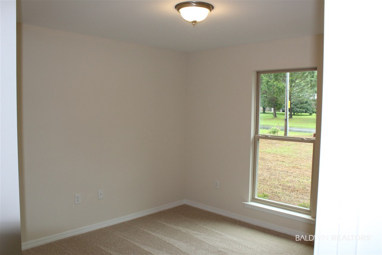22660 Ridgewood Drive Robertsdale, AL 36567 - Photo 14 of 29 Gallery Image 14
