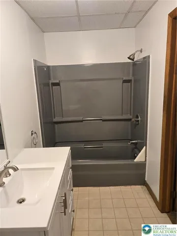 $1,350 | 215 Bushkill Street, Easton, PA 18042