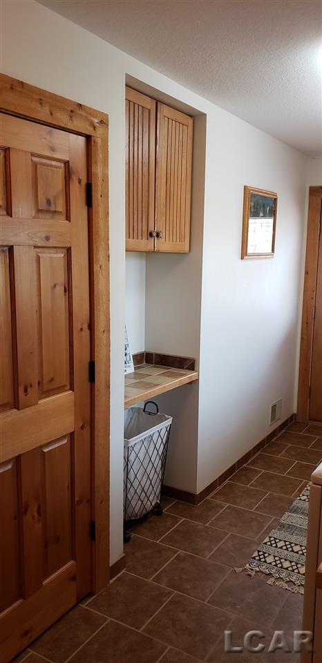 290 North Ridge Road Brooklyn, MI 49230 - Photo 27 of 41 50036325-26.JPG