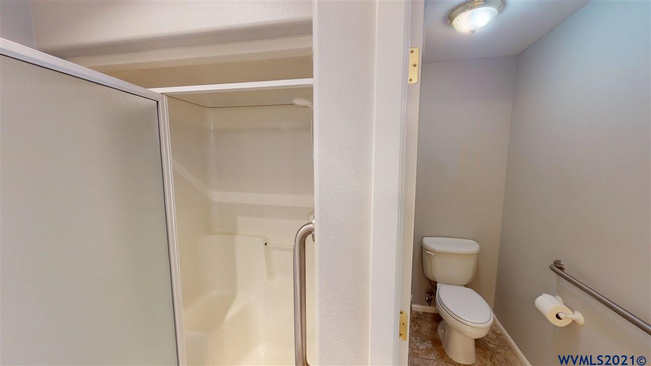 2045 Chase Loop Southwest Albany, OR 97321 - Photo 18 of 35 Gallery Image 18