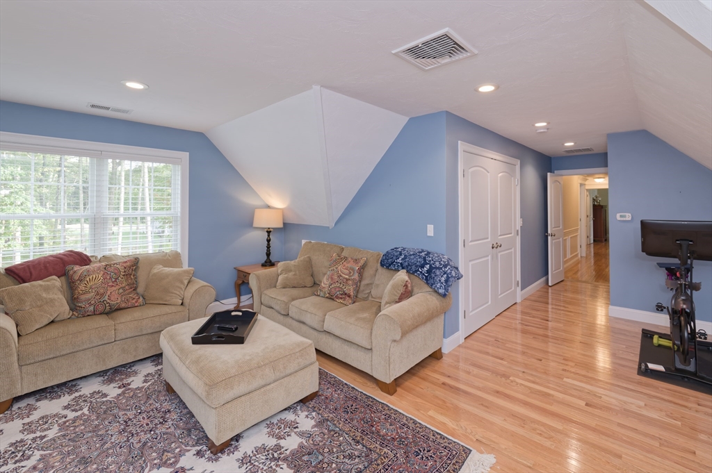 192 Rebecca Road Northbridge, MA 01588 - Photo 30 of 42