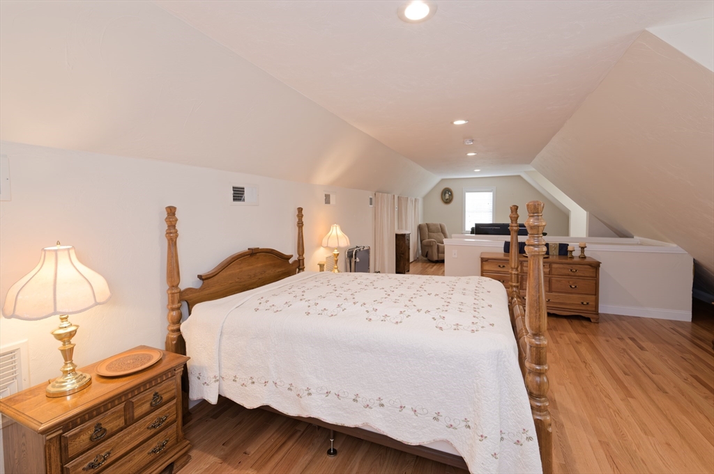 192 Rebecca Road Northbridge, MA 01588 - Photo 35 of 42