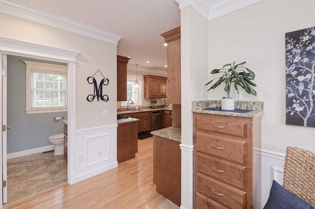 192 Rebecca Road Northbridge, MA 01588 - Photo 5 of 42