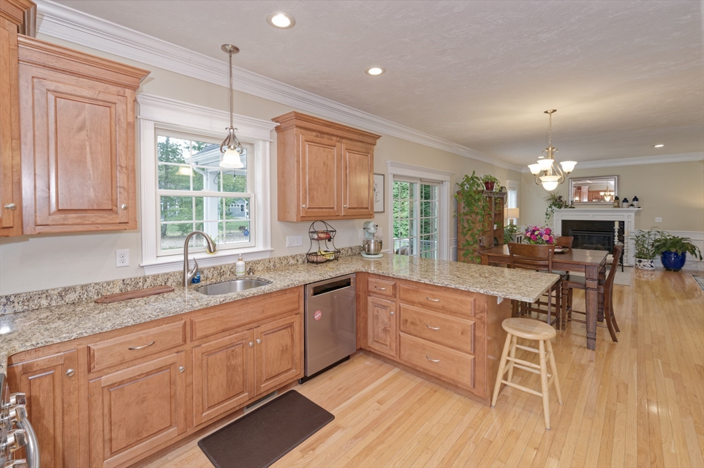 192 Rebecca Road Northbridge, MA 01588 - Photo 8 of 42