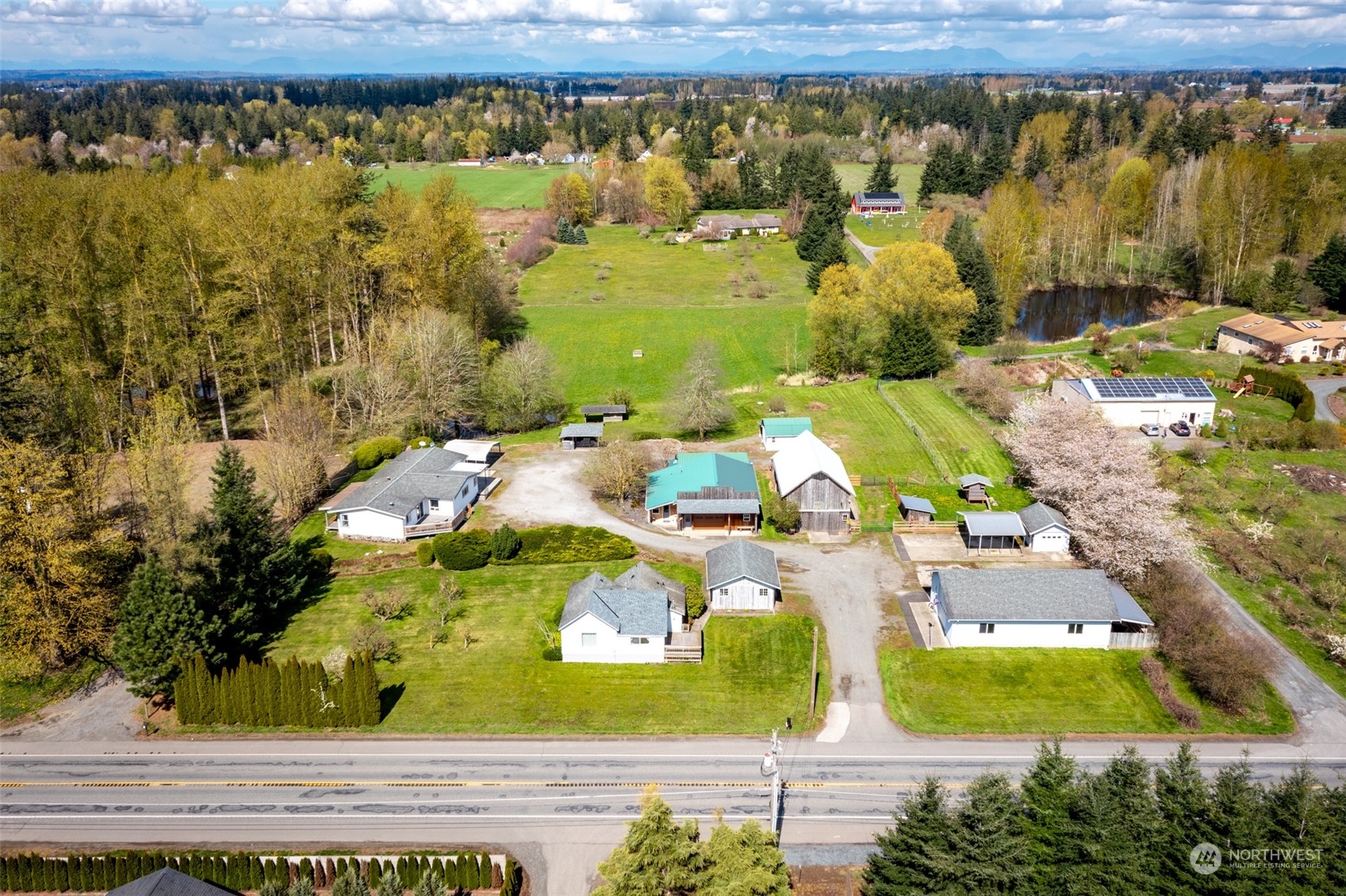 940 West Axton Road Ferndale, WA 98248 - Photo 39 of 40 an aerial view of residential houses with outdoor space