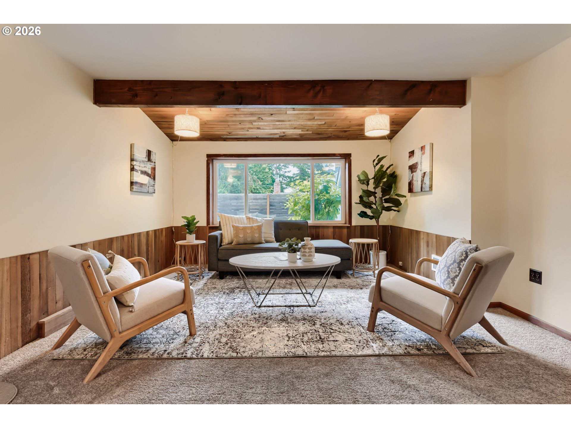 3740 Southwest Comus Street Portland, OR 97219 - Photo 4 of 33 Living Room