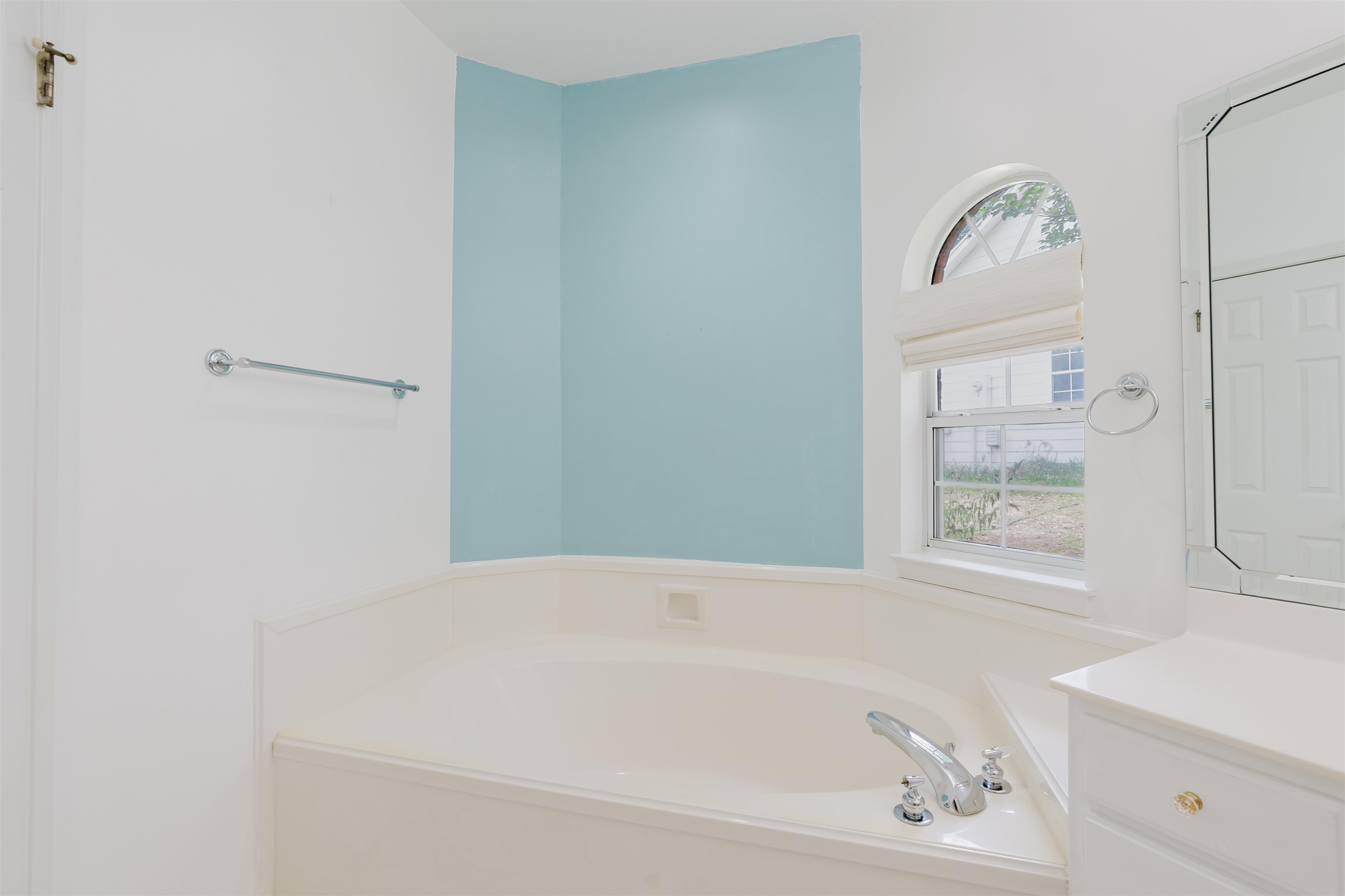 19711 Hunters Loop Fairhope, AL 36532 - Photo 21 of 49 Bathroom