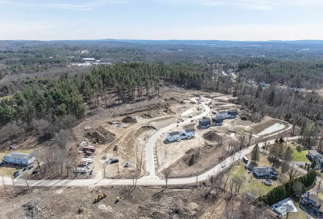 $599,900 | 35 Windsor Lane, Unit 5, Exeter, NH 03833