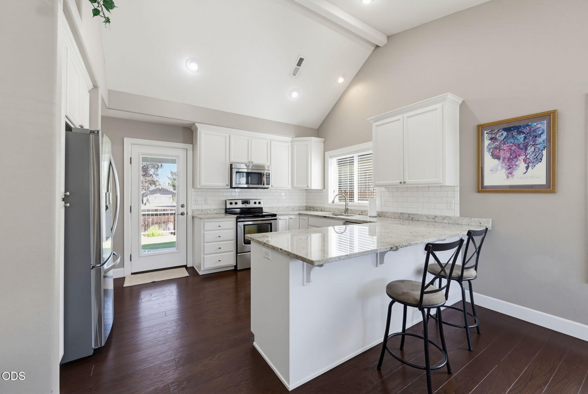 876 Holley Way Central Point, OR 97502 - Photo 12 of 37 Gallery Image 12