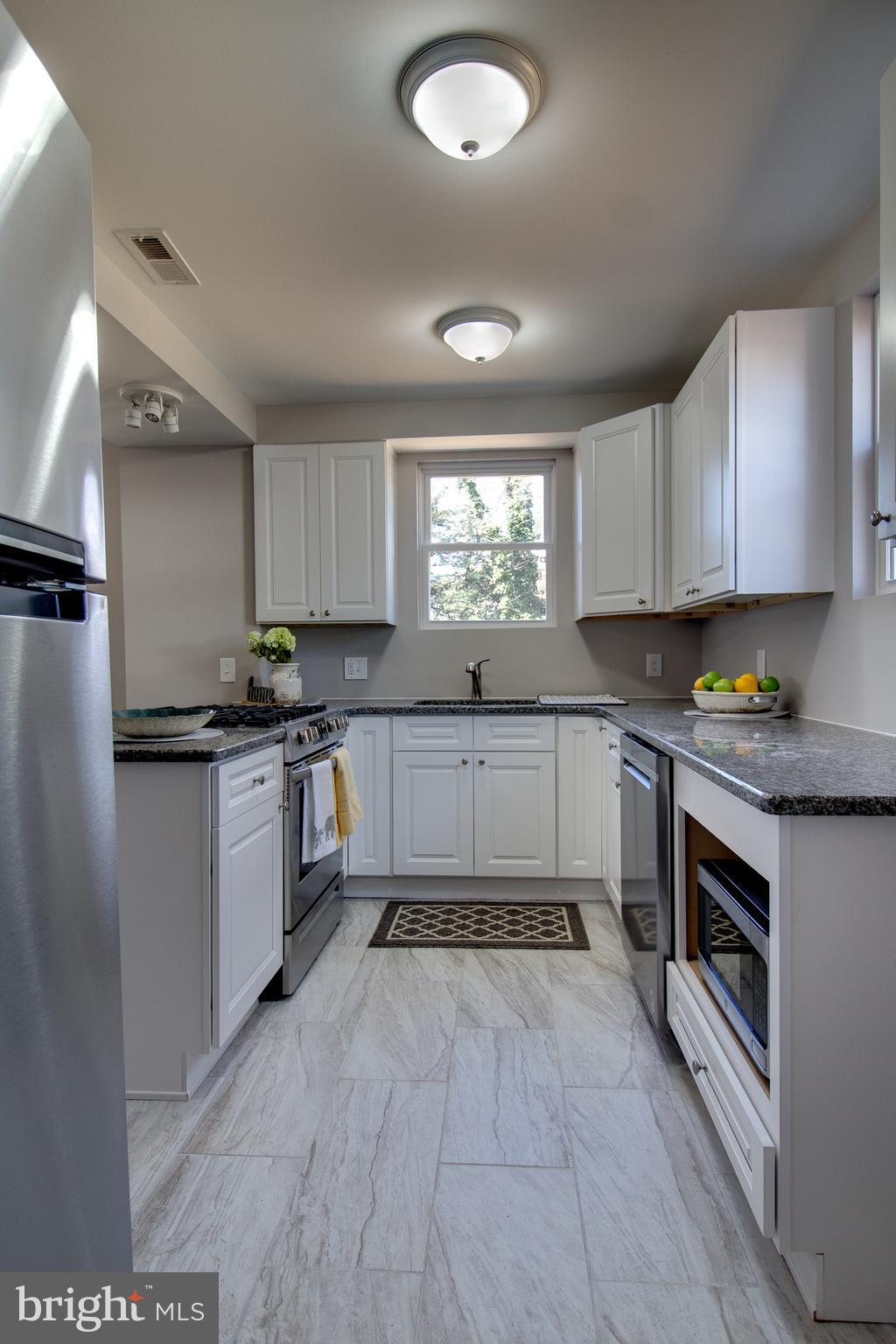 109 Kinship Road Baltimore, MD 21222 - Photo 3 of 19
