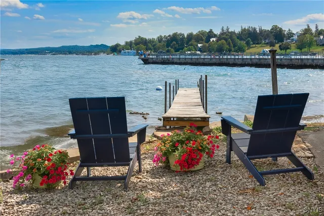 $5,000 | 18 East Genesee Street, Unit 1, Skaneateles, NY 13152