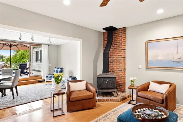 $5,000 | 18 East Genesee Street, Unit 1, Skaneateles, NY 13152