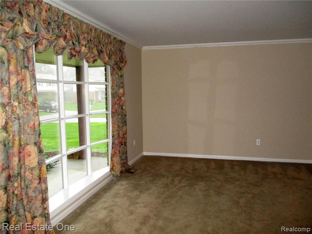 434 Pinehurst Drive Rochester Hills, MI 48309 - Photo 7 of 32
