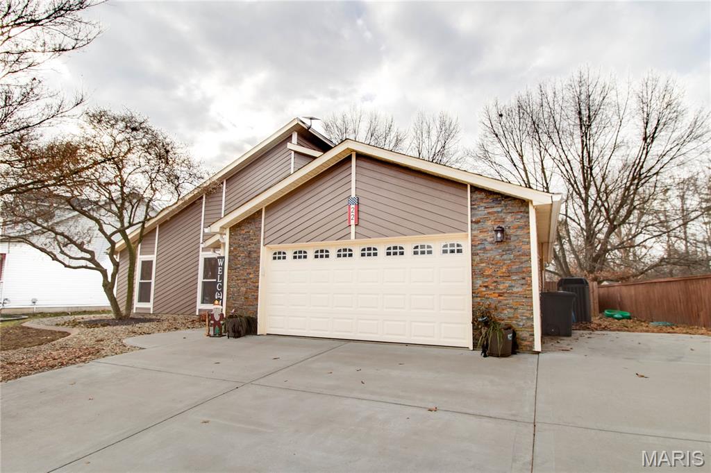 22 Islander Drive Brighton, IL 62012 - Photo 15 of 49