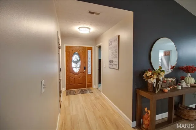 $260,000 | 22 Islander Drive, Brighton, IL 62012