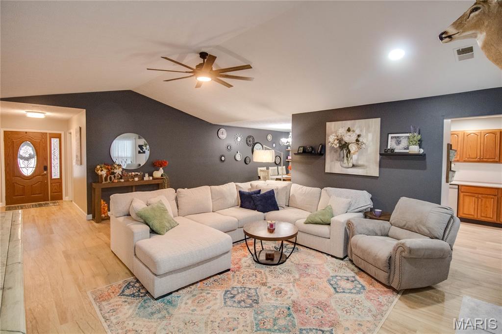 22 Islander Drive Brighton, IL 62012 - Photo 20 of 49