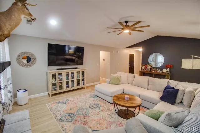 $260,000 | 22 Islander Drive, Brighton, IL 62012