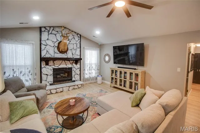 $260,000 | 22 Islander Drive, Brighton, IL 62012