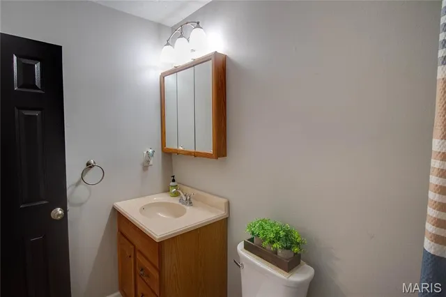 $260,000 | 22 Islander Drive, Brighton, IL 62012