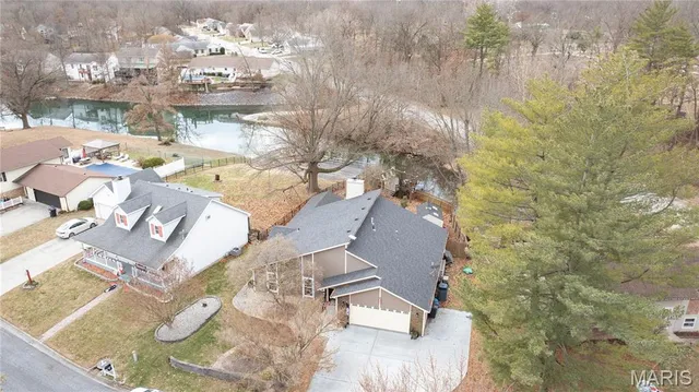 $260,000 | 22 Islander Drive, Brighton, IL 62012