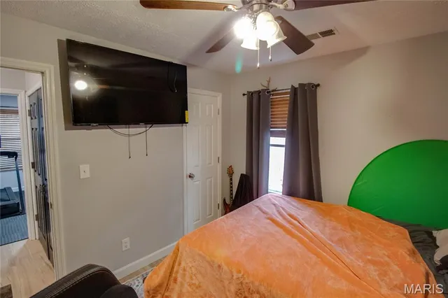 $260,000 | 22 Islander Drive, Brighton, IL 62012