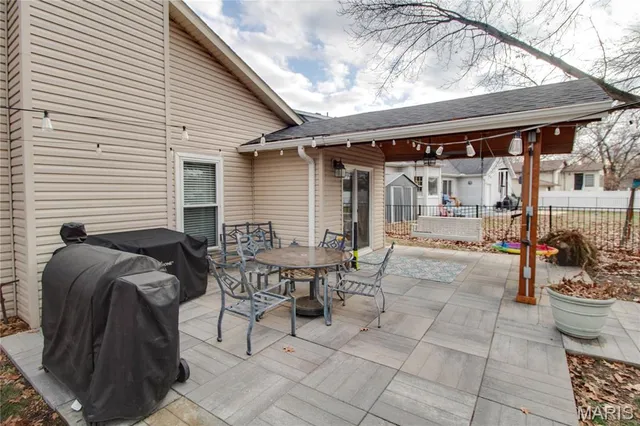 $260,000 | 22 Islander Drive, Brighton, IL 62012