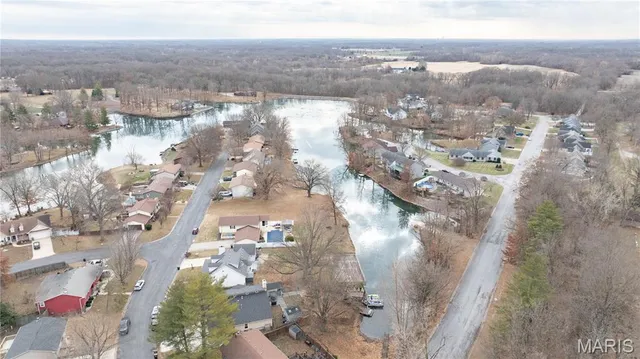 $260,000 | 22 Islander Drive, Brighton, IL 62012