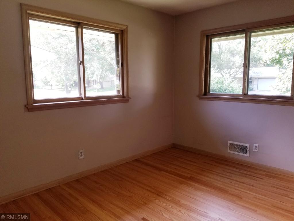 2088 Midlothian Road Roseville, MN 55113 - Photo 13 of 18 Gallery Image 13