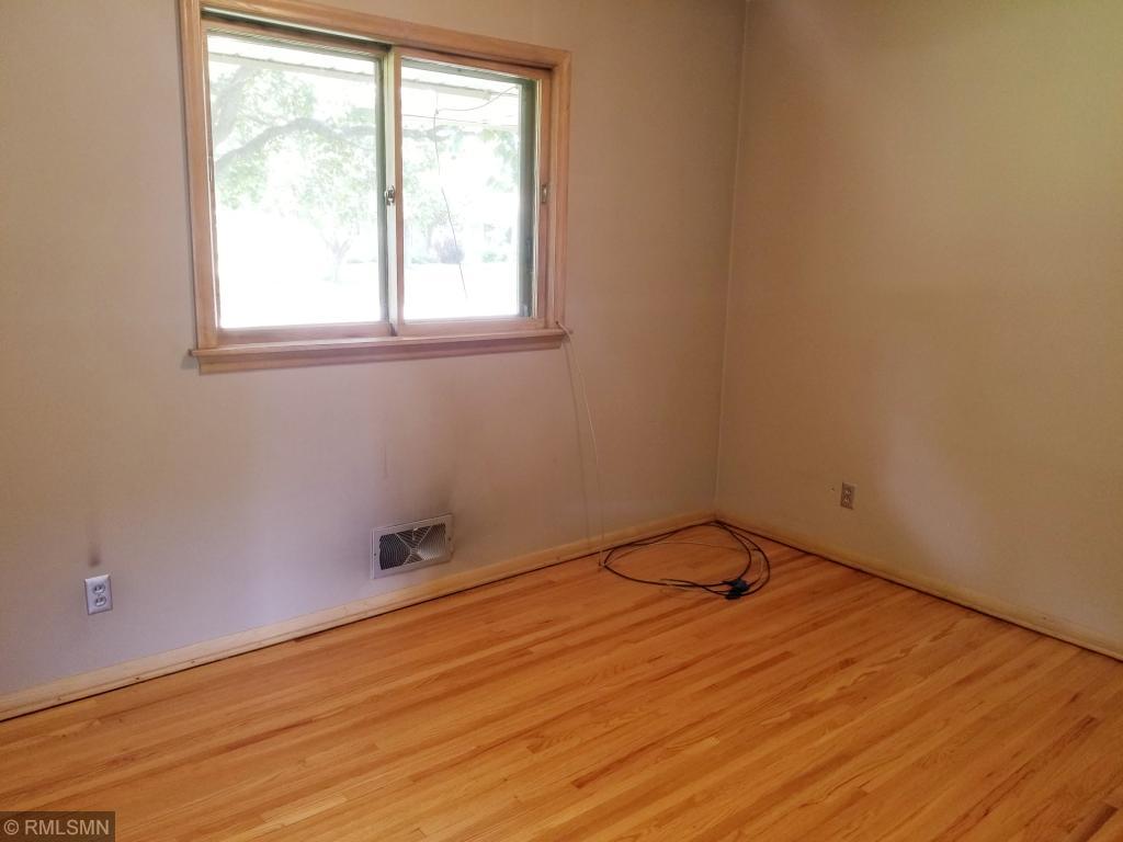 2088 Midlothian Road Roseville, MN 55113 - Photo 14 of 18 Gallery Image 14
