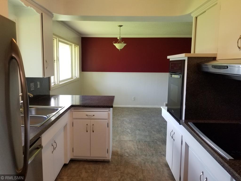 2088 Midlothian Road Roseville, MN 55113 - Photo 5 of 18 Gallery Image 5
