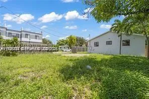 $2,500 | 303 Northwest 7th Street, Unit 12, Hallandale Beach, FL 33009