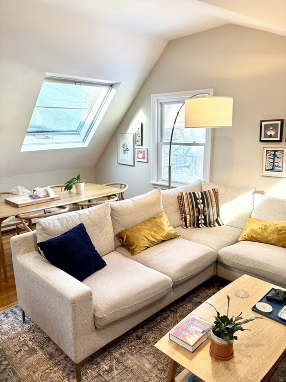 127 Kilsyth Road, Unit 7 Boston, MA 02135 - Photo 3 of 10