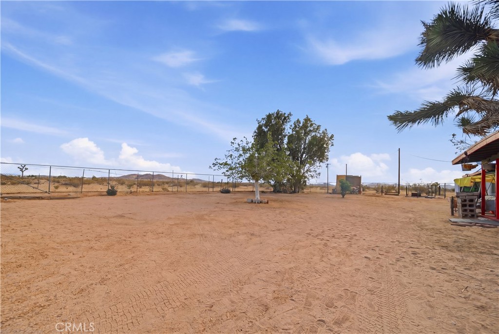 60153 Stearman Road Landers, CA 92285 - Photo 22 of 26