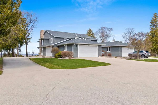 $375,000 | 5323 Sunset Bluff Drive, Unit 1, Green Bay, WI 54311