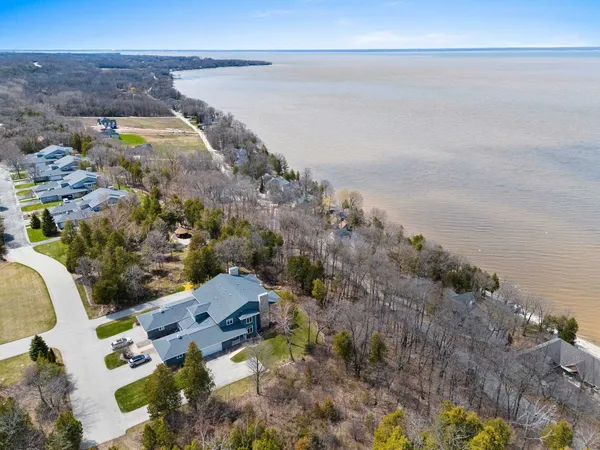 $375,000 | 5323 Sunset Bluff Drive, Unit 1, Green Bay, WI 54311