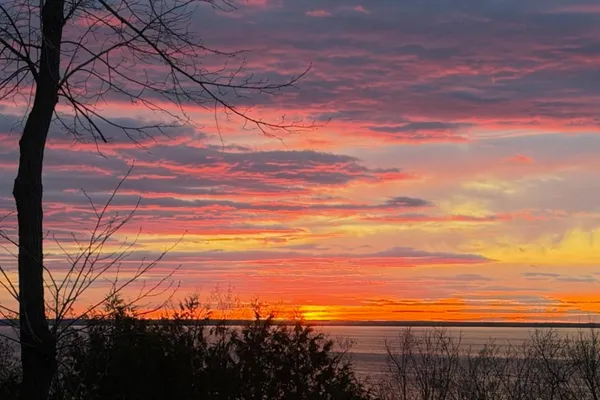 $375,000 | 5323 Sunset Bluff Drive, Unit 1, Green Bay, WI 54311