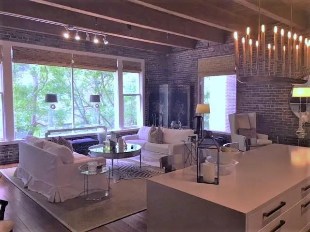 $3,350 | 528 Baronne Street, Unit 202, New Orleans, LA 70113