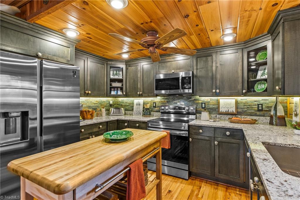 450 Pat Irwin Road Pilot Mountain, NC 27041 - Photo 17 of 48