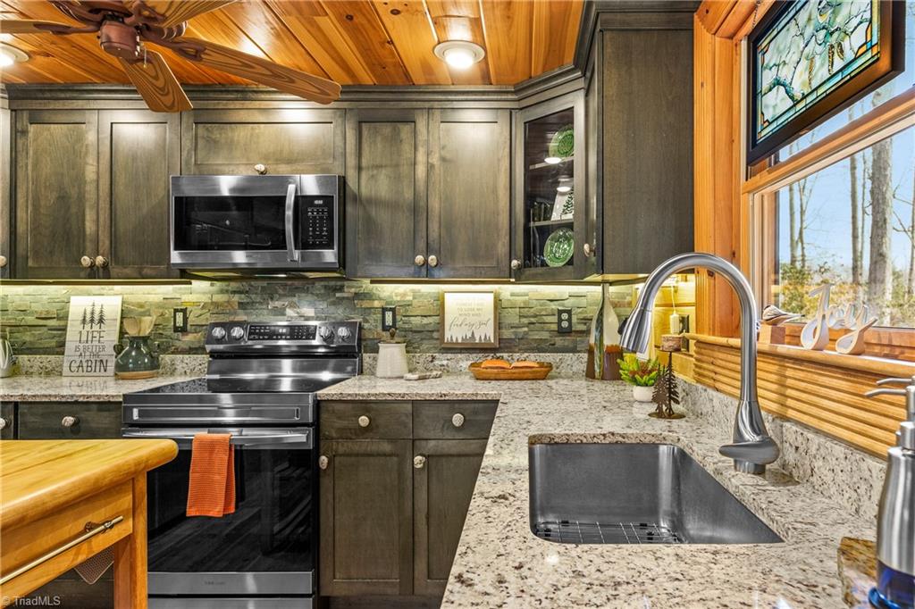 450 Pat Irwin Road Pilot Mountain, NC 27041 - Photo 18 of 48