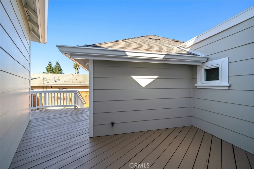 2265 Broad Street San Luis Obispo, CA 93401 - Photo 14 of 39 a view of a balcony with wooden floor