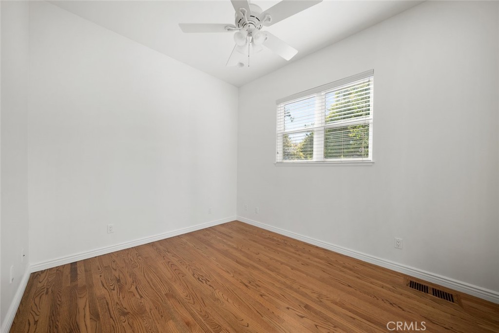 2265 Broad Street San Luis Obispo, CA 93401 - Photo 23 of 39 an empty room with a window