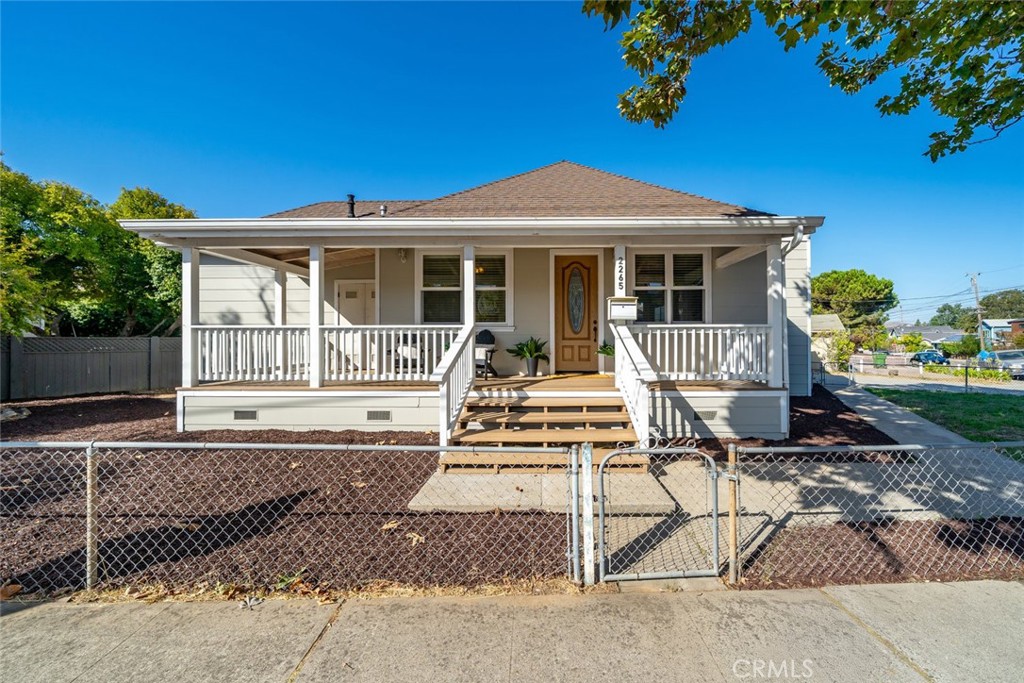 2265 Broad Street San Luis Obispo, CA 93401 - Photo 35 of 39 a front view of a house with a porch
