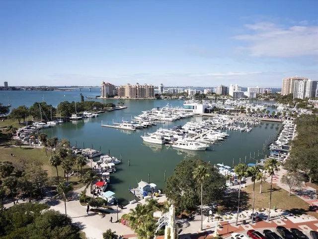 $4,500 | 226 Golden Gate Point, Unit 44, Sarasota, FL 34236