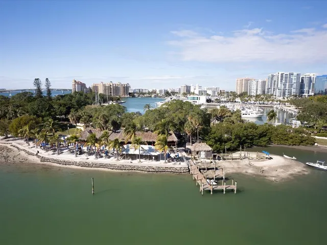 $4,500 | 226 Golden Gate Point, Unit 44, Sarasota, FL 34236