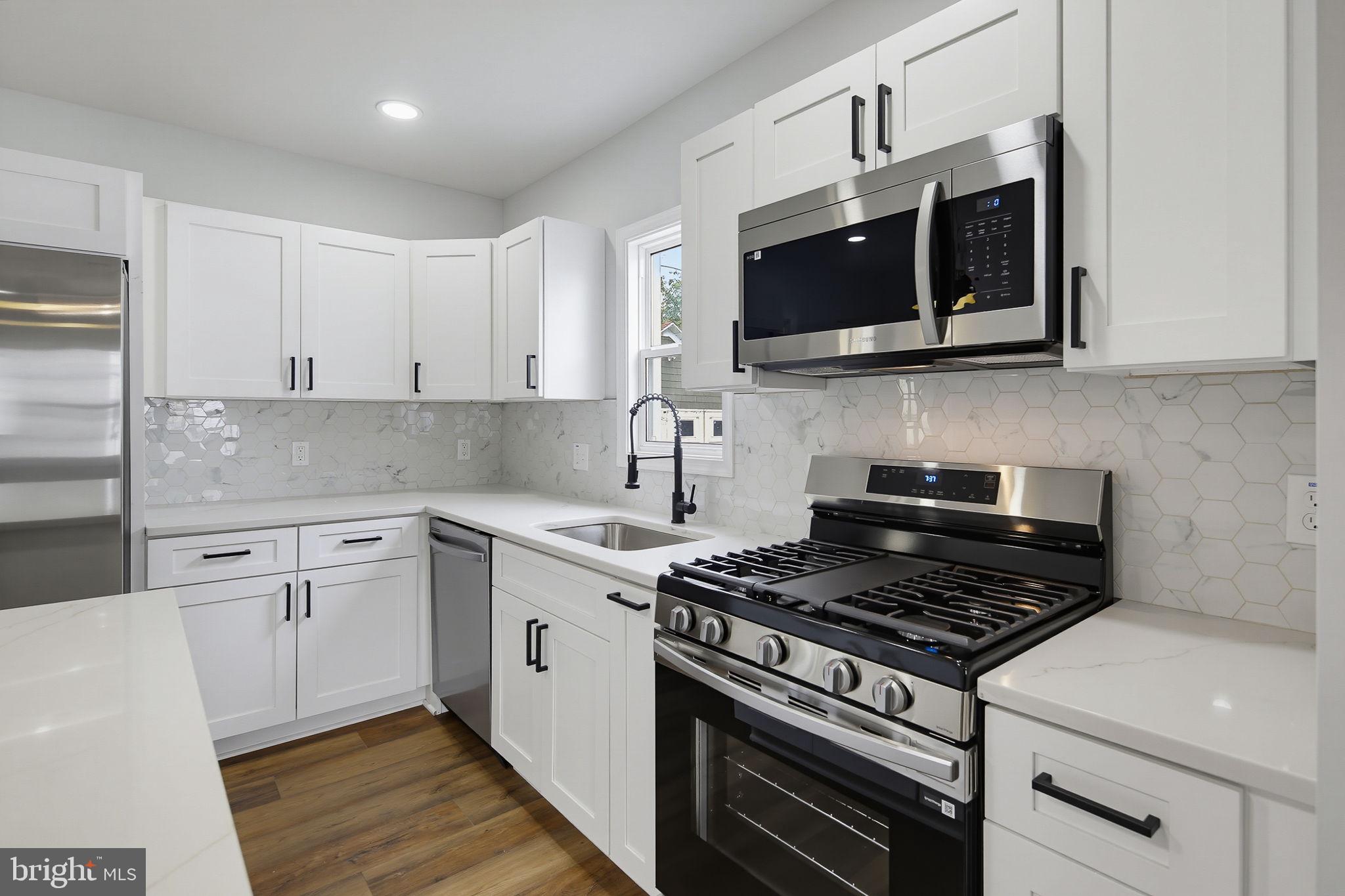 323 3rd Avenue Baltimore, MD 21227 - Photo 8 of 37