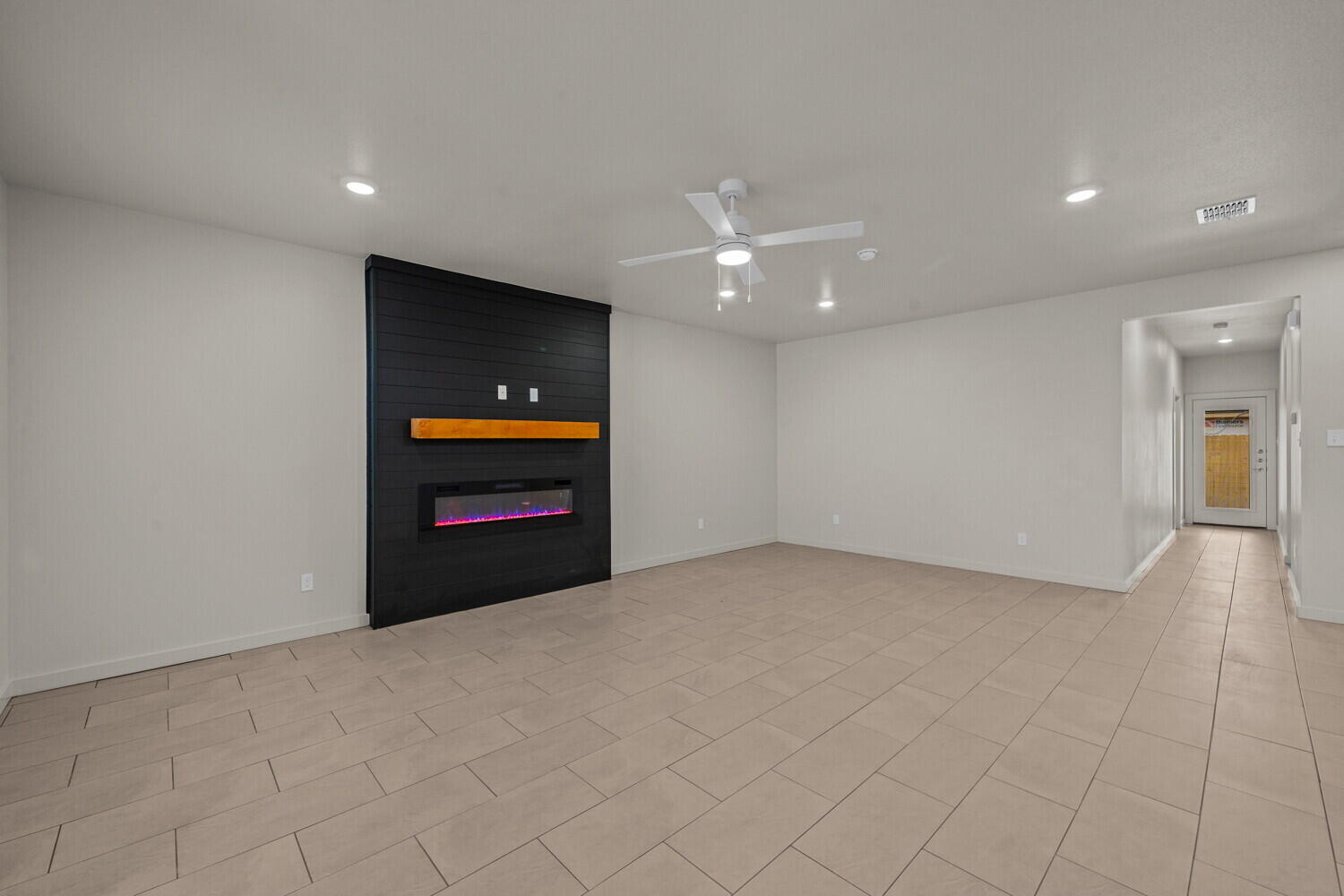7040 41st Street Lubbock, TX 79407 - Photo 5 of 24 7032 41st St -23