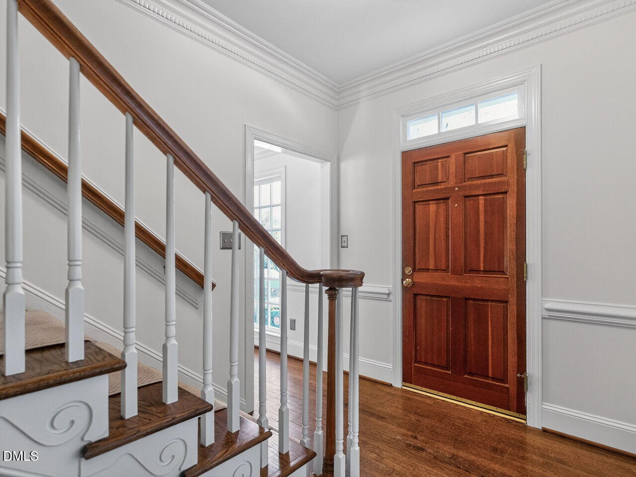 005-1280x960-foyer