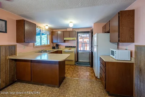 $335,000 | 172 Cottonwood Drive, Smoot, WY 83126