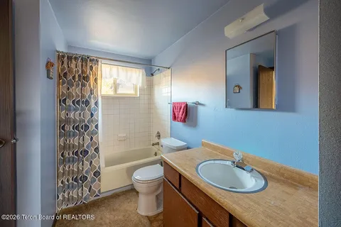 $335,000 | 172 Cottonwood Drive, Smoot, WY 83126